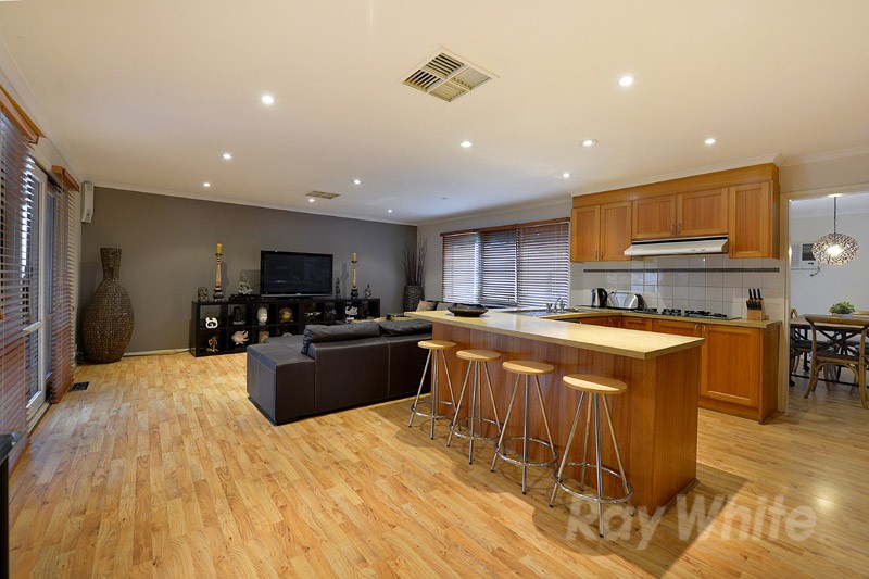 4 Village Court, ROWVILLE, VIC 3178