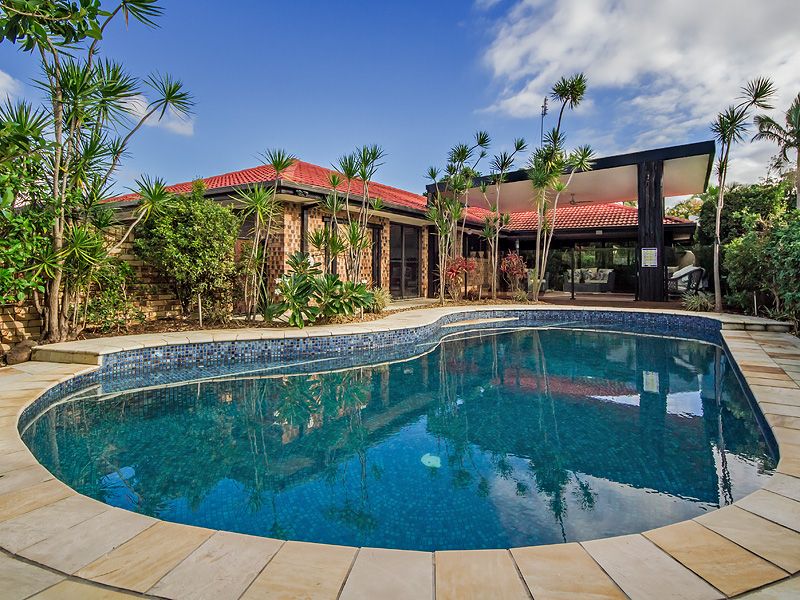 12 Grebe Place, BURLEIGH WATERS, QLD 4220