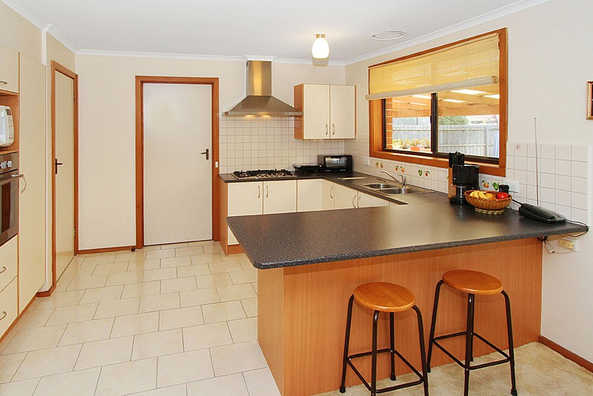 4 Kellaway Crescent, MILL PARK, VIC 3082