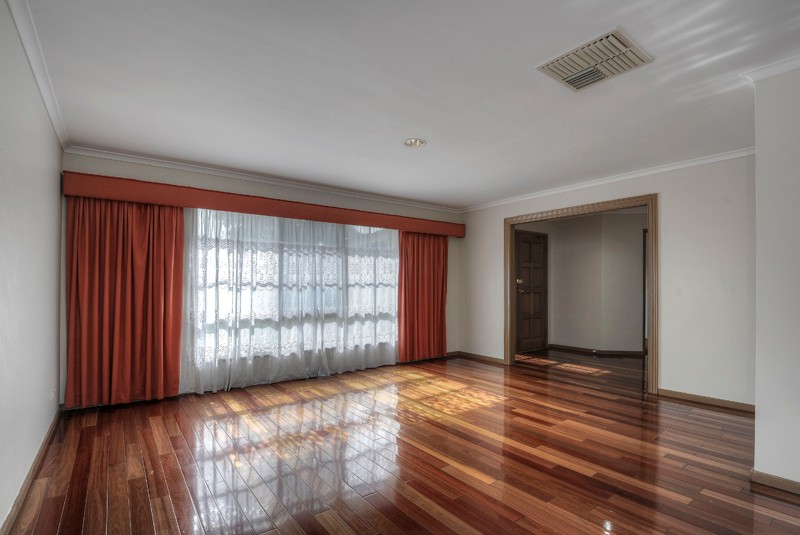 5 Blossom Park Drive, MILL PARK, VIC 3082