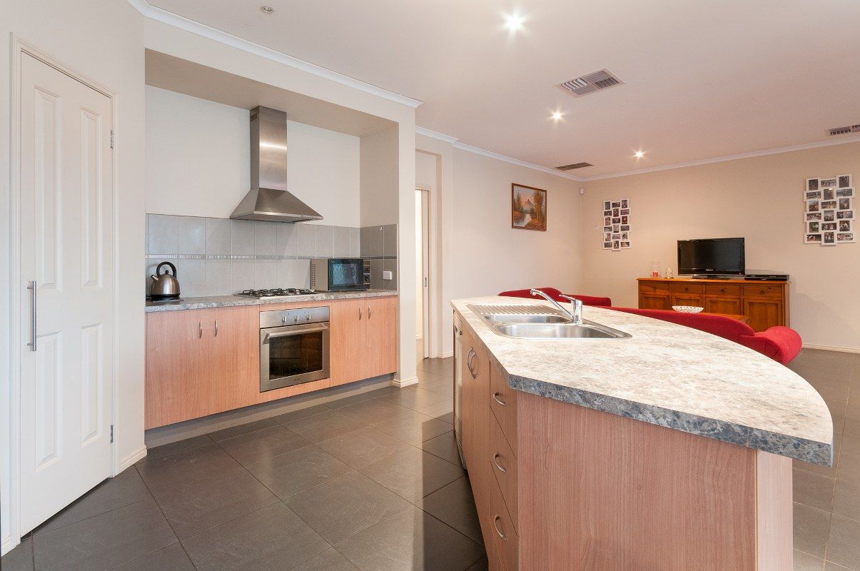 124 Malcolm Creek Parade, CRAIGIEBURN, VIC 3064