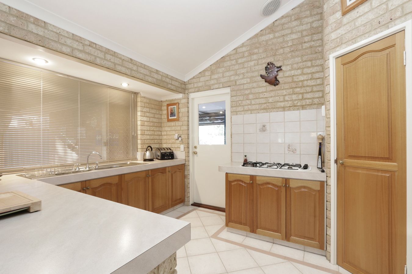 30 Peachey Avenue, KEWDALE, WA 6105