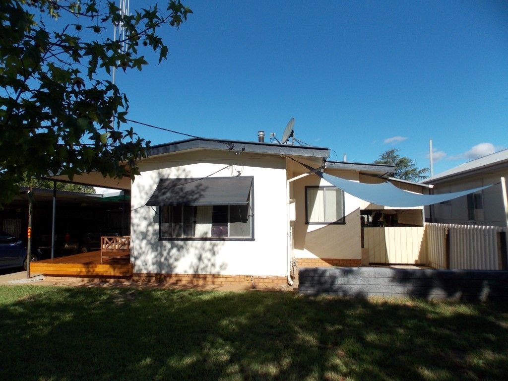 8 Melbourne Street, PARKES NSW 2870