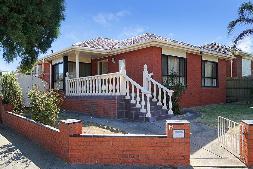 17 Wodonga Crescent, THOMASTOWN VIC 3074