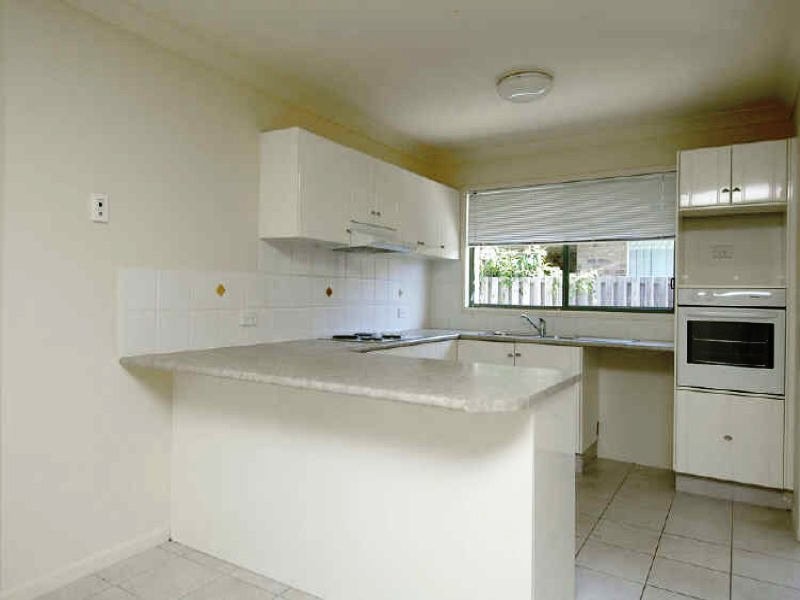 8 Tolai Court, MUDGEERABA, QLD 4213