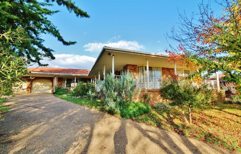 40 Pineview Circuit, YOUNG NSW 2594