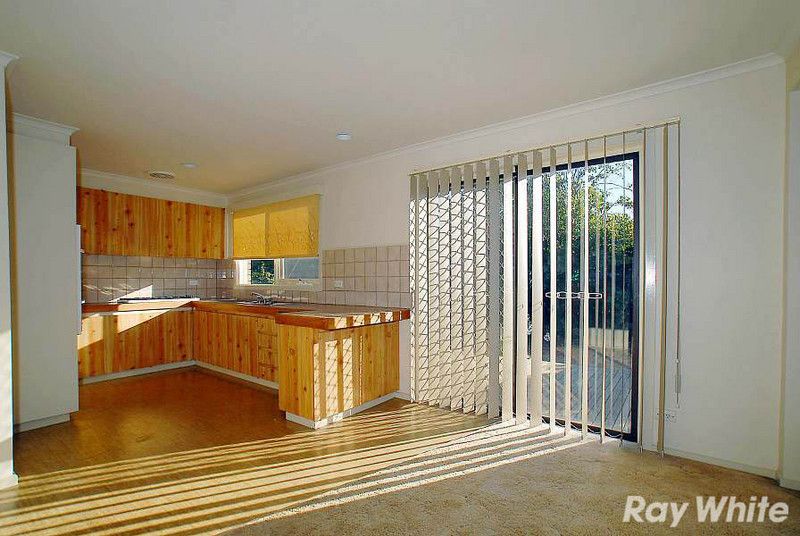 9 Fraser Crescent, WANTIRNA SOUTH, VIC 3152