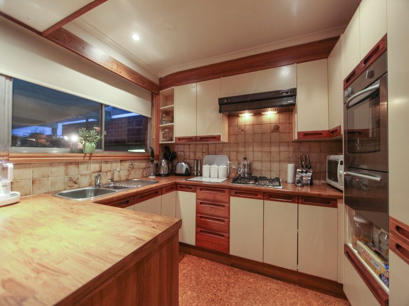 4 Brunei Grove, FRANKSTON, VIC 3199