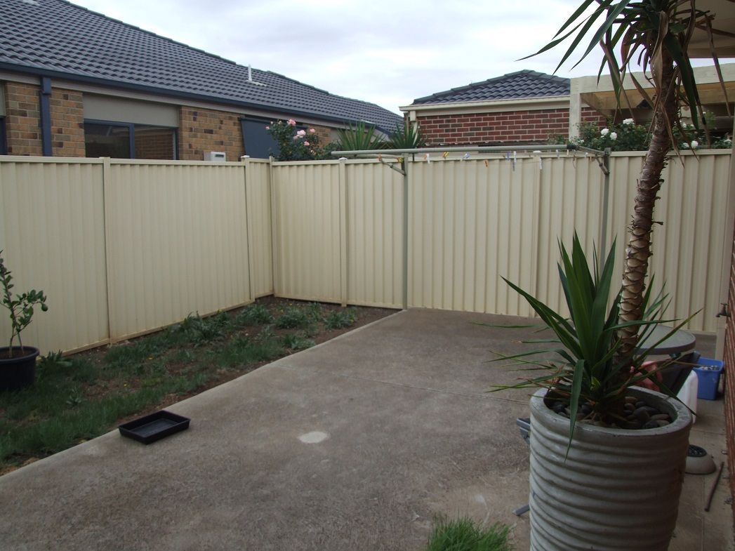 37 Pangbourne Avenue, MELTON WEST, VIC 3337