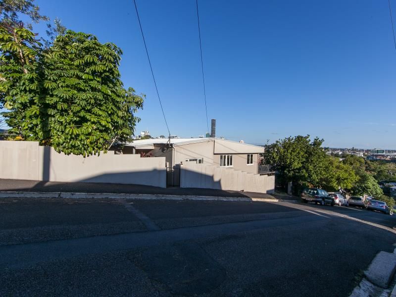 4 Stoneleigh Street, RED HILL, QLD 4059