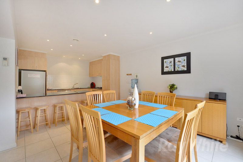 19 Sovereign Manors Crescent, ROWVILLE, VIC 3178