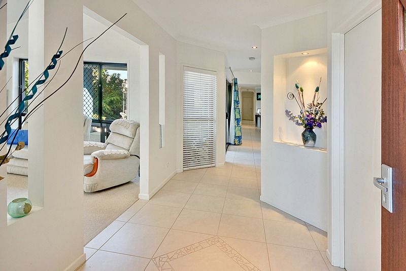 6 Melos Place, KAWANA ISLAND, QLD 4575