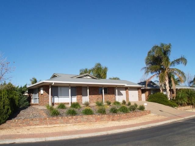 2 Edwards Crescent, WAIKERIE, SA 5330