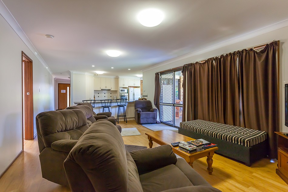 6 Bond Court, DARLING HEIGHTS, QLD 4350