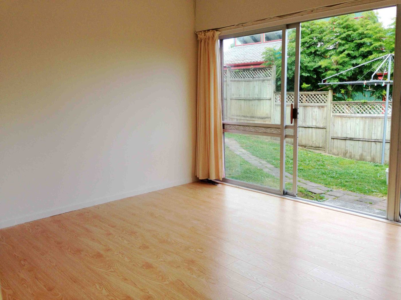 16 Colin Wild Place, GLENFIELD, North Shore City