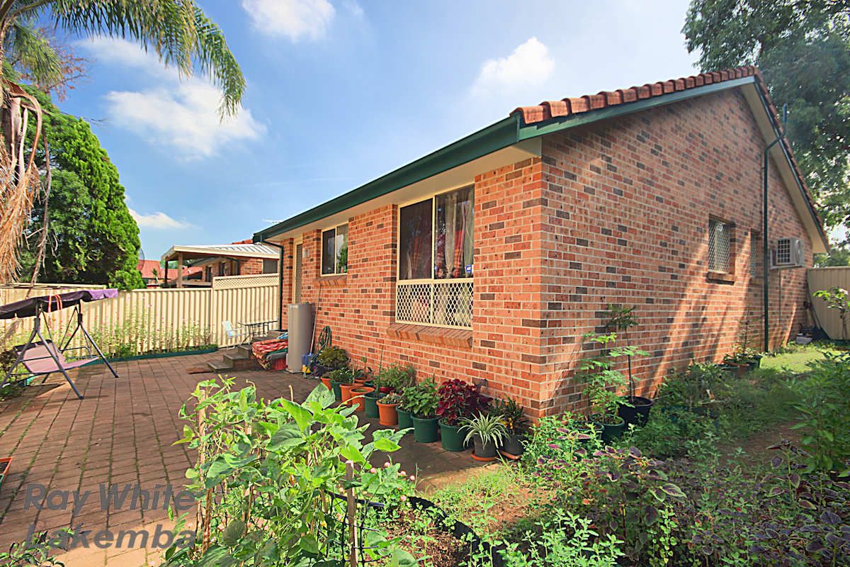5 Jacquinot Place, GLENFIELD NSW 2167