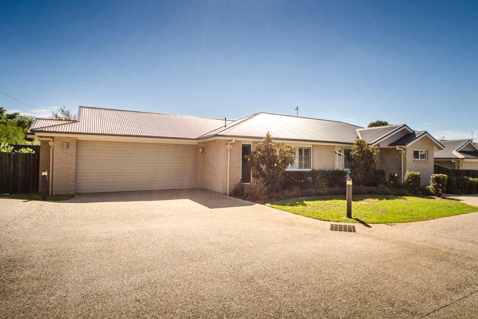 Unit 1/318-320 West Street, Kearneys Spring, QLD 4350