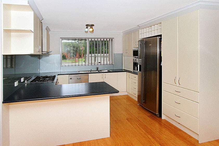 10 Holroyd Drive, EPPING, VIC 3076