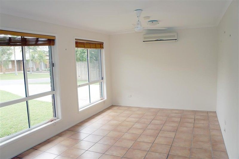 9 Ben Lexcen Court, CLINTON, QLD 4680