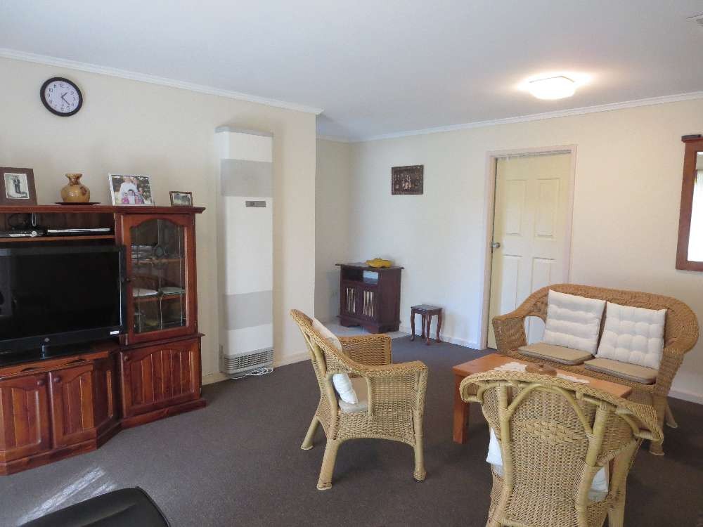 61 Goolagar Crescent, SPRINGDALE HEIGHTS, NSW 2641