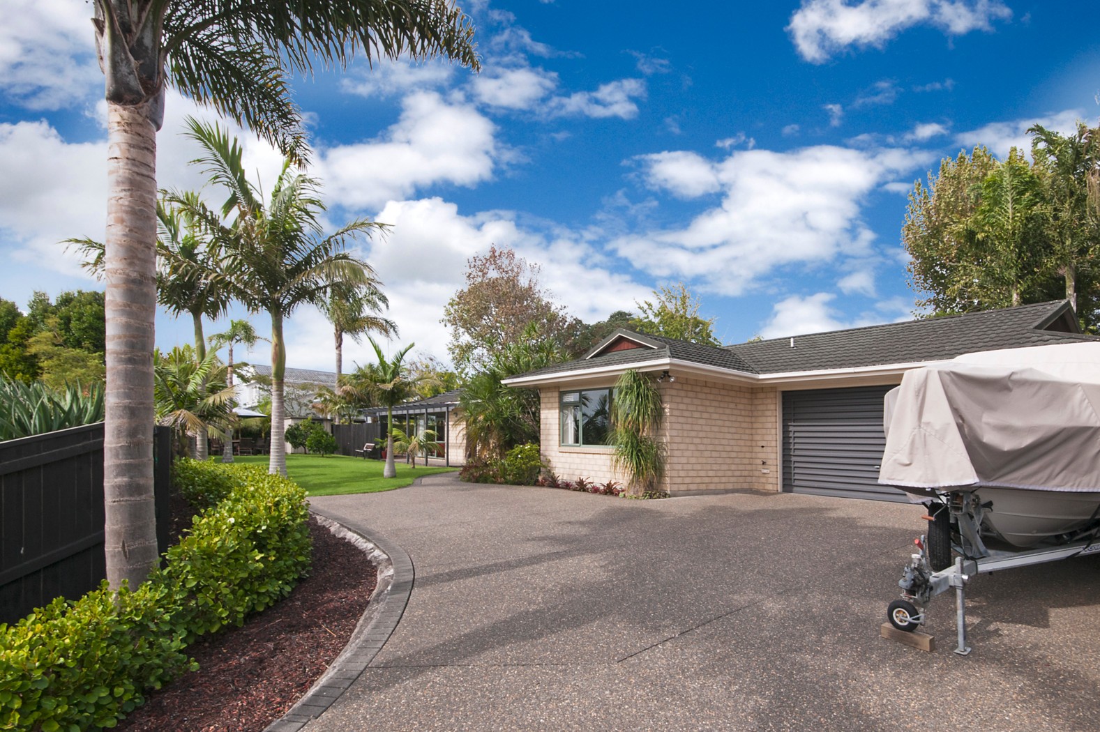 16 Hamish Place, SUNNYHILLS, Manukau City