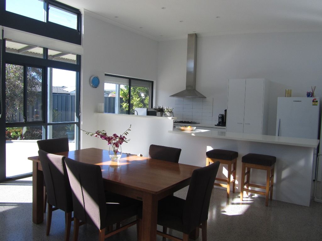 11 Stillwater Avenue, DRUMMOND COVE, WA 6532