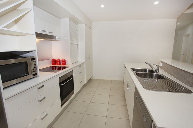 2/71 Duporth Avenue, MAROOCHYDORE, QLD 4558