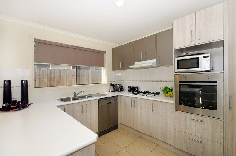 34 Jacaranda Drive, CARRUM DOWNS, VIC 3201