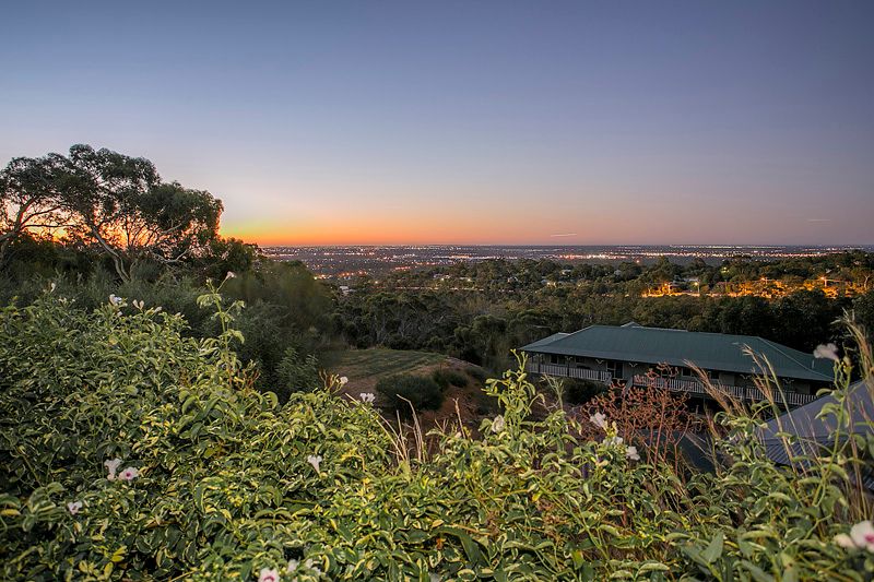 33 Persimmon Place, KALAMUNDA, WA 6076