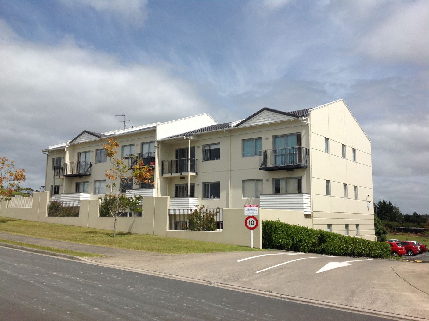 D2/71 Spencer Road, PINEHILL, North Shore City