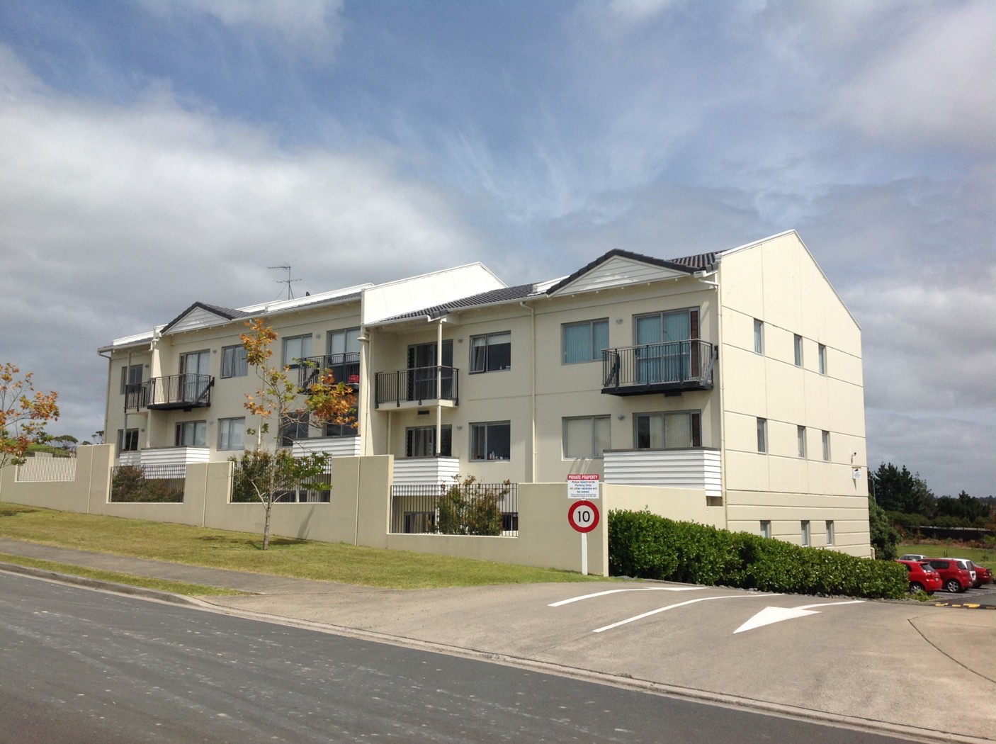 D2/71 Spencer Road, PINEHILL, North Shore City