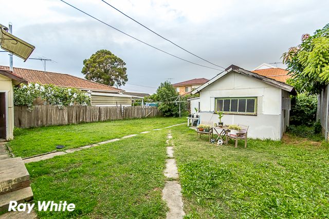 76 Earl Street, CANLEY HEIGHTS, NSW 2166