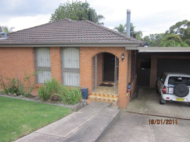 17 Leicester Street, LEUMEAH, NSW 2560