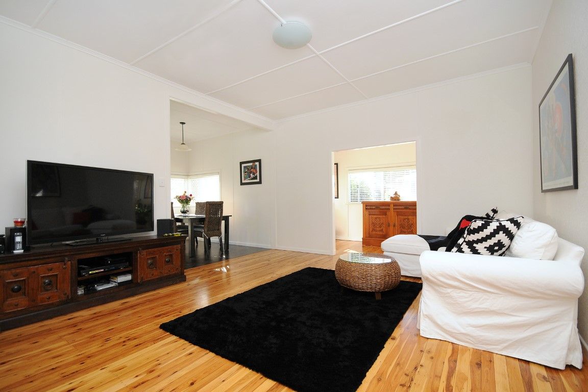 3 Sourris Street, MOUNT LOFTY, QLD 4350