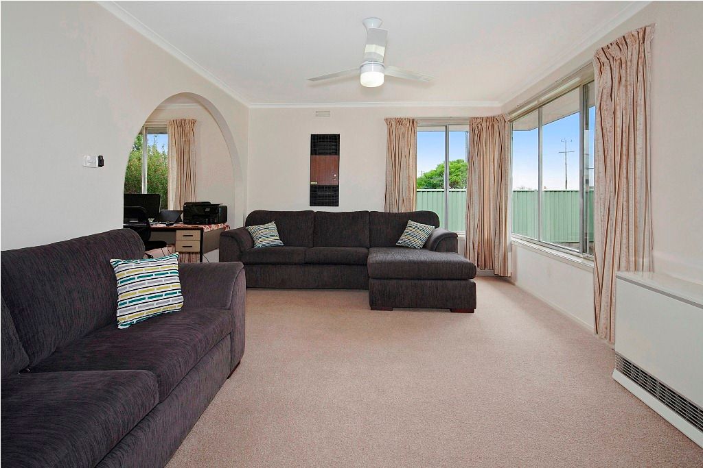 17 Clarke Street, MINERS REST, VIC 3352