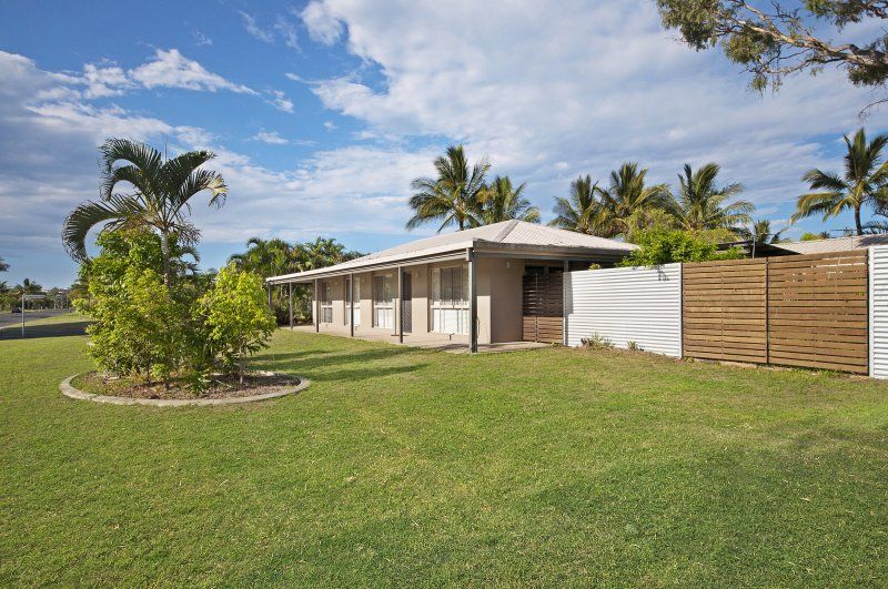 2 Anglers Parade, BLACKS BEACH QLD 4740