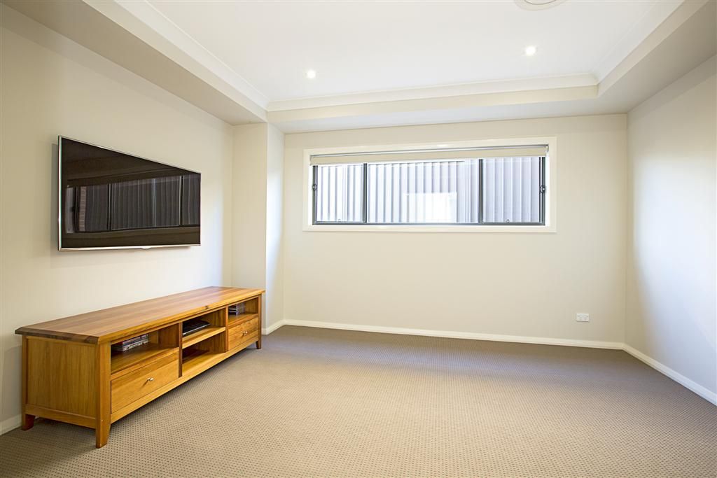 14 Blue View Terrace, GLENMORE PARK, NSW 2745