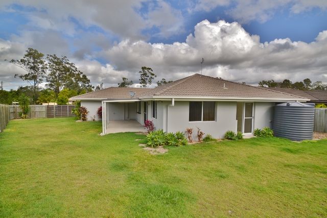 2 Crumpton Place, BEERWAH, QLD 4519