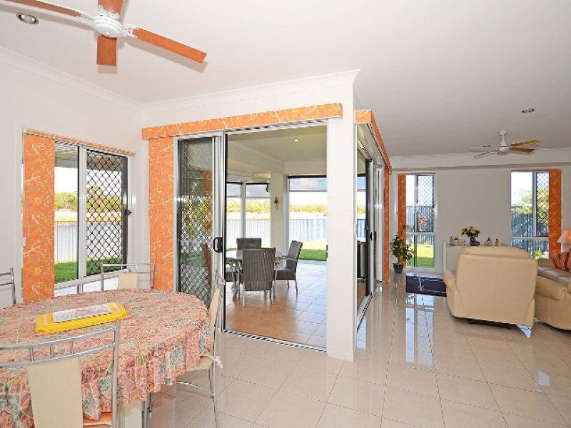 4 Honey Myrtle Close, BURRUM HEADS, QLD 4659