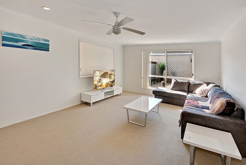 39 Lakeshore Place, LITTLE MOUNTAIN, QLD 4551