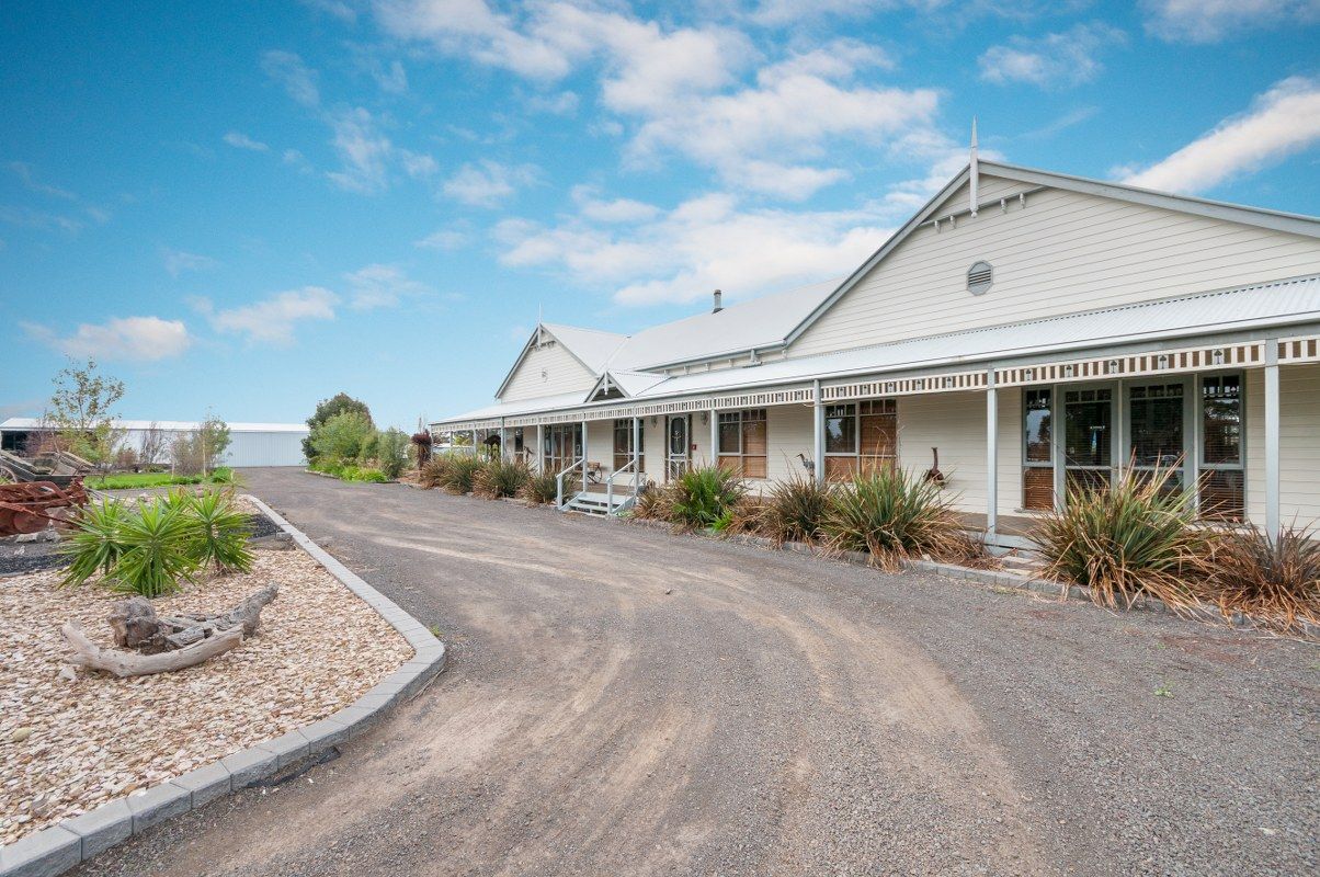 4 Nicola Court, MICKLEHAM, VIC 3064
