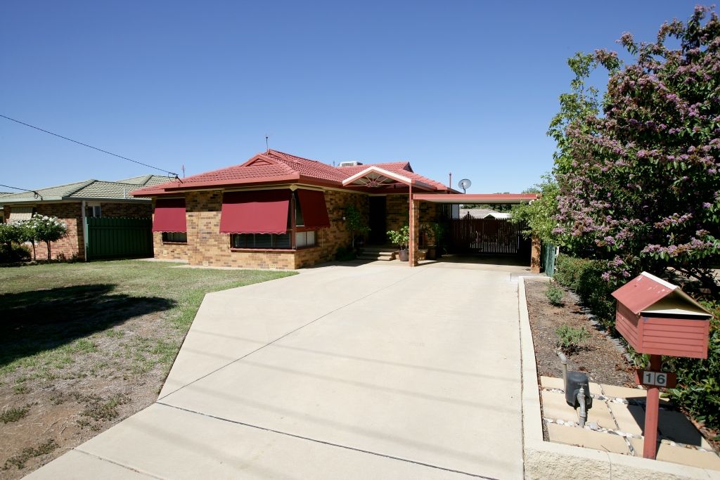 16 Carmody Street, KOORINGAL, NSW 2650