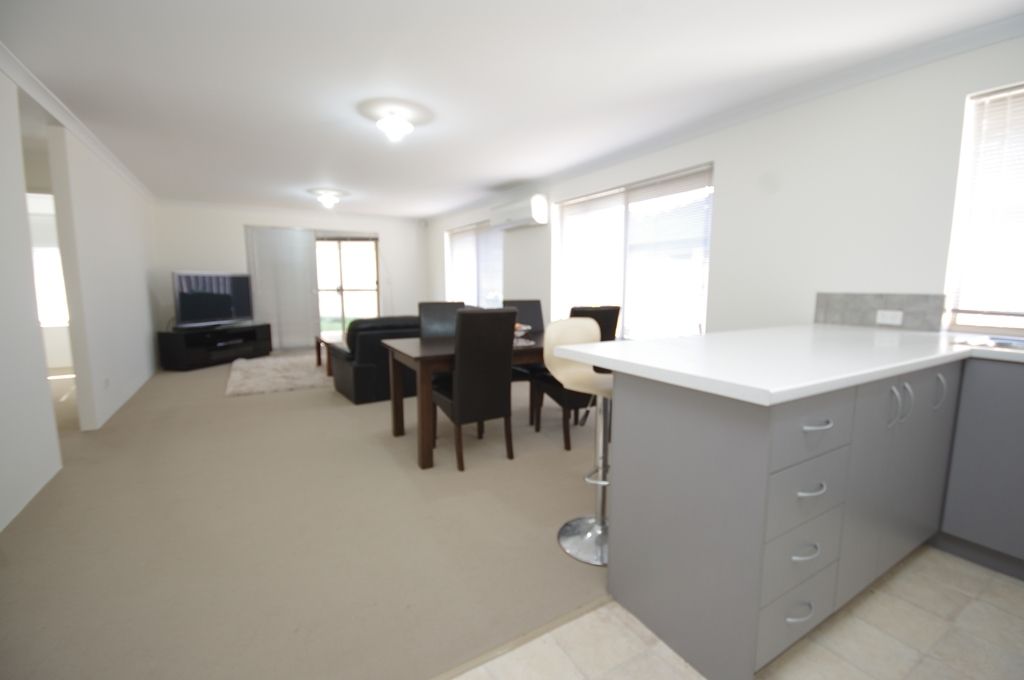 7 Brecknock Way, GIRRAWHEEN, WA 6064