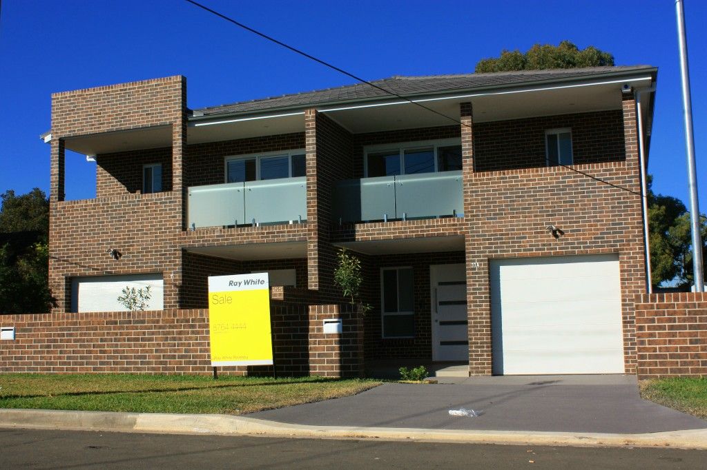 11 Bamfield Avenue, YAGOONA NSW 2199