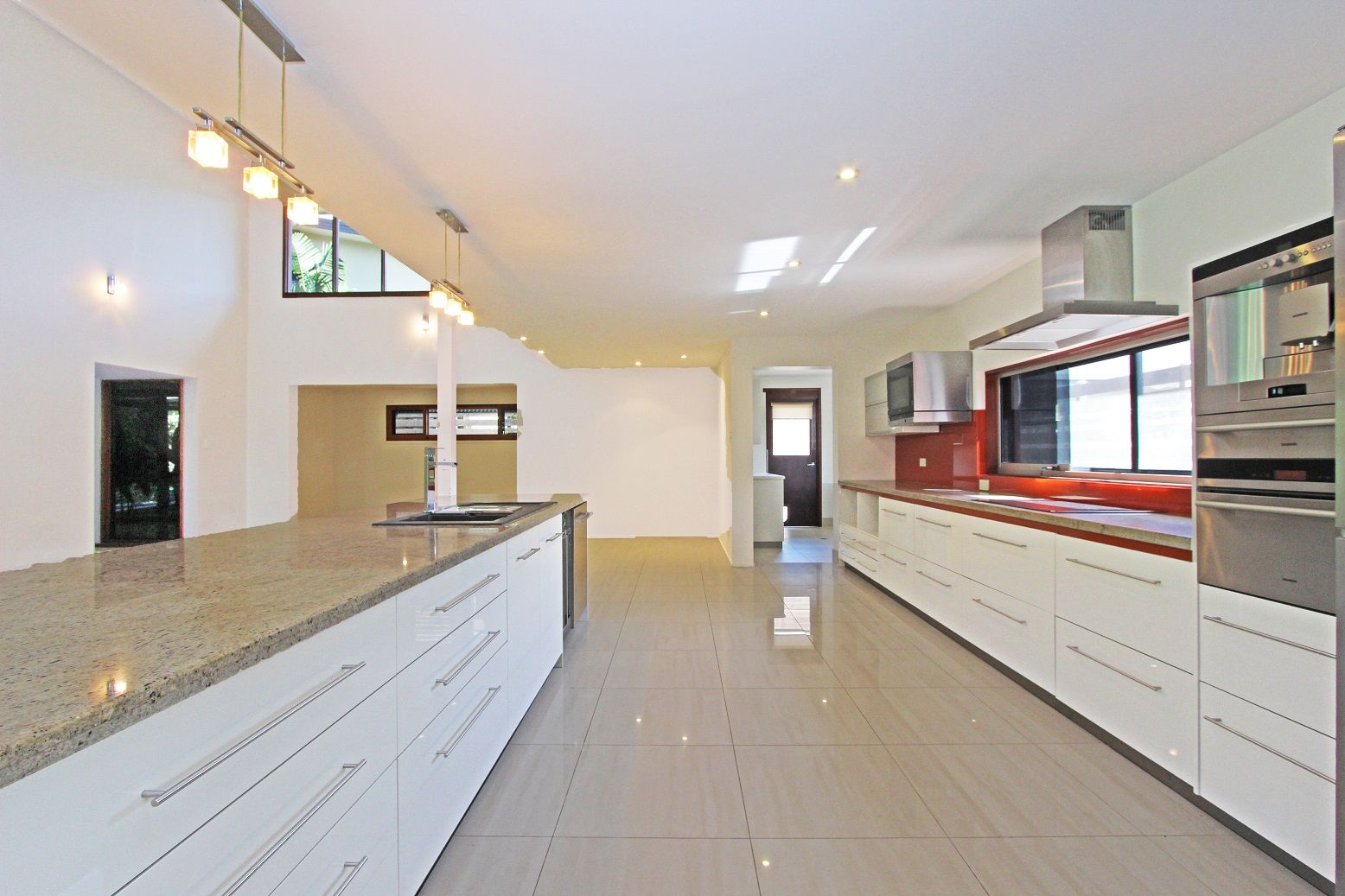 PALM COVE, QLD 4879