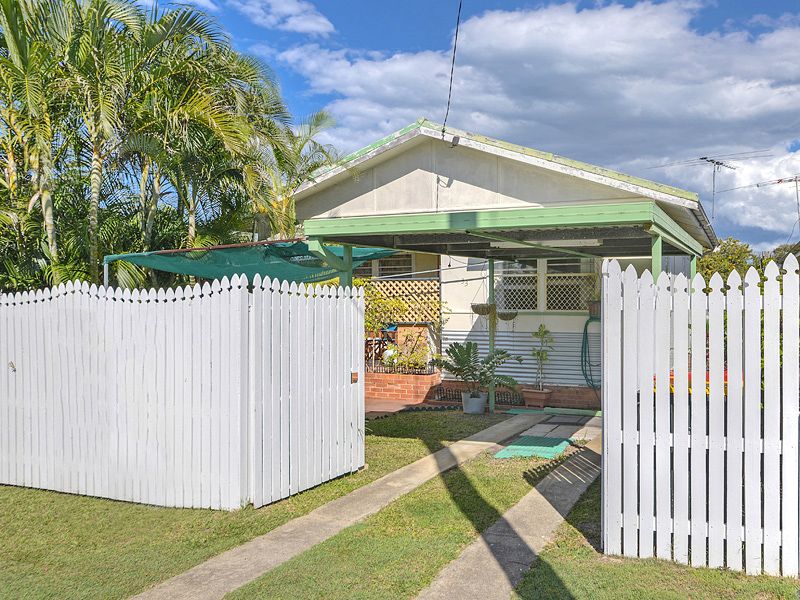 33 Murphy Street, SCARBOROUGH, QLD 4020
