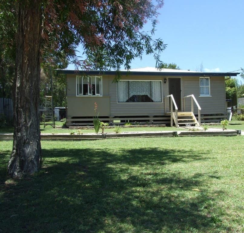 13 Short Street, CROWS NEST QLD 4355