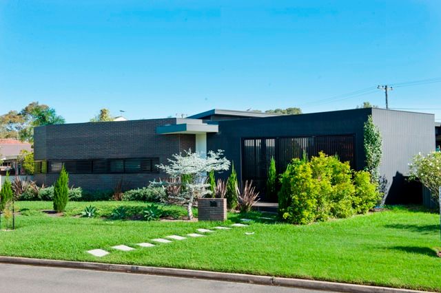 3 Clarence Crescent, SYLVANIA WATERS NSW 2224