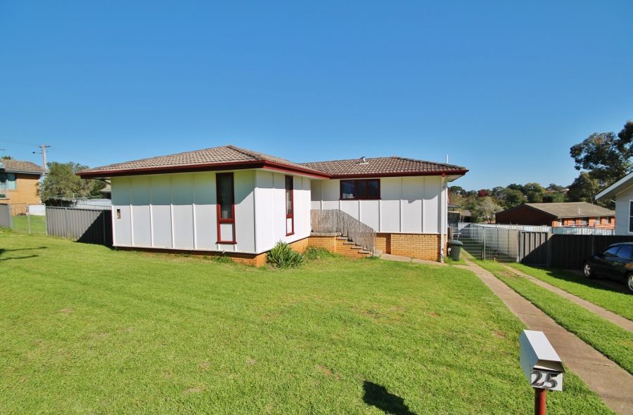 25 Taylor Road, YOUNG NSW 2594