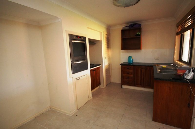 10 Flemington Street, ST JOHNS PARK, NSW 2176